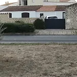 Face à La Villa Rivedoux-Plage