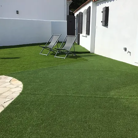 Face A La וילה *