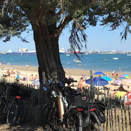 וילה Face A La *