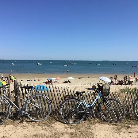 וילה Face A La *